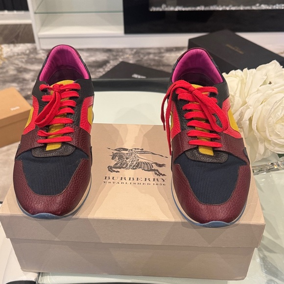 Burberry Men´s Red and Yellow Sneakers